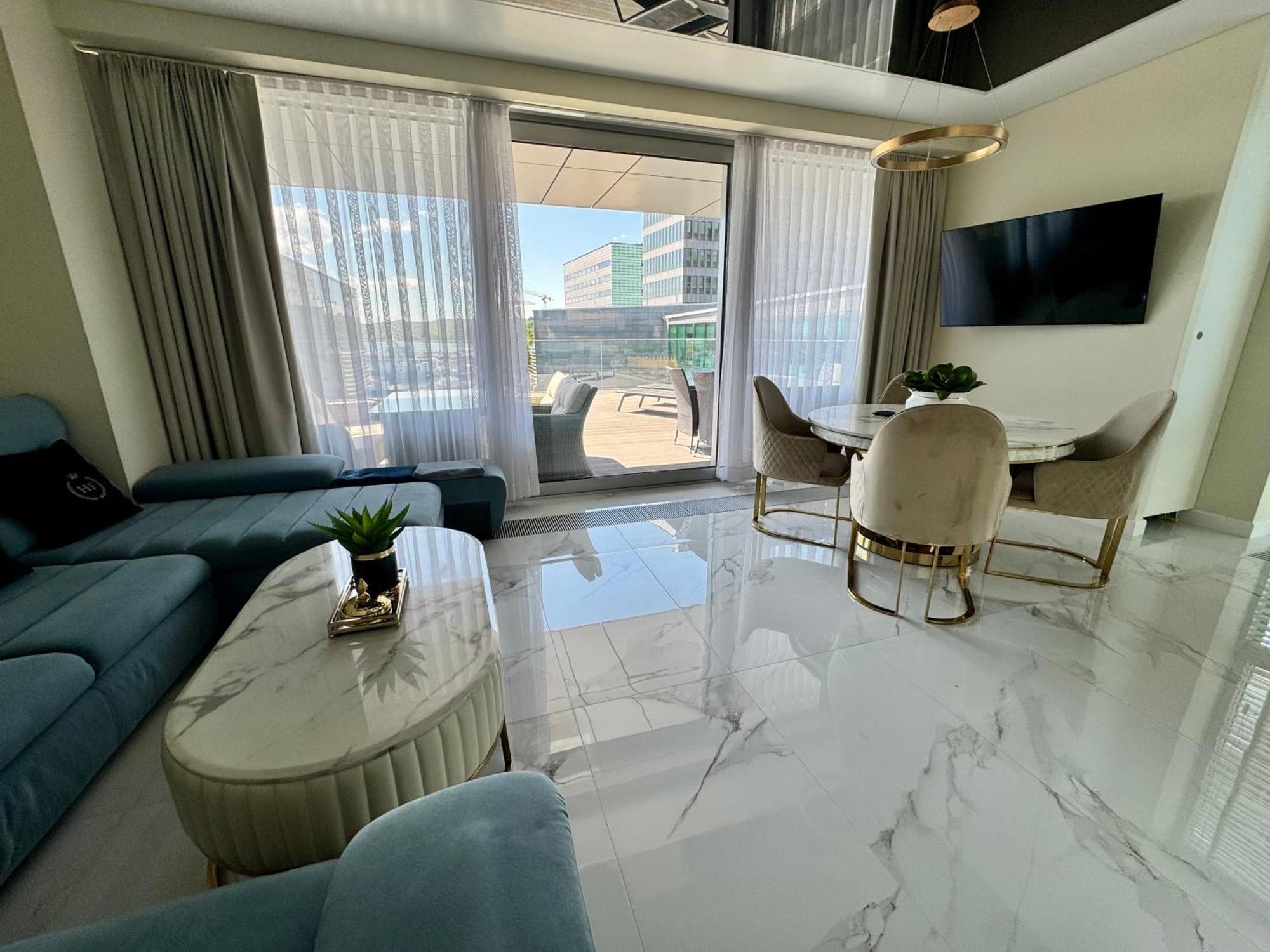 Apartment Faltom 26 Yacht Park Z Tarasem *